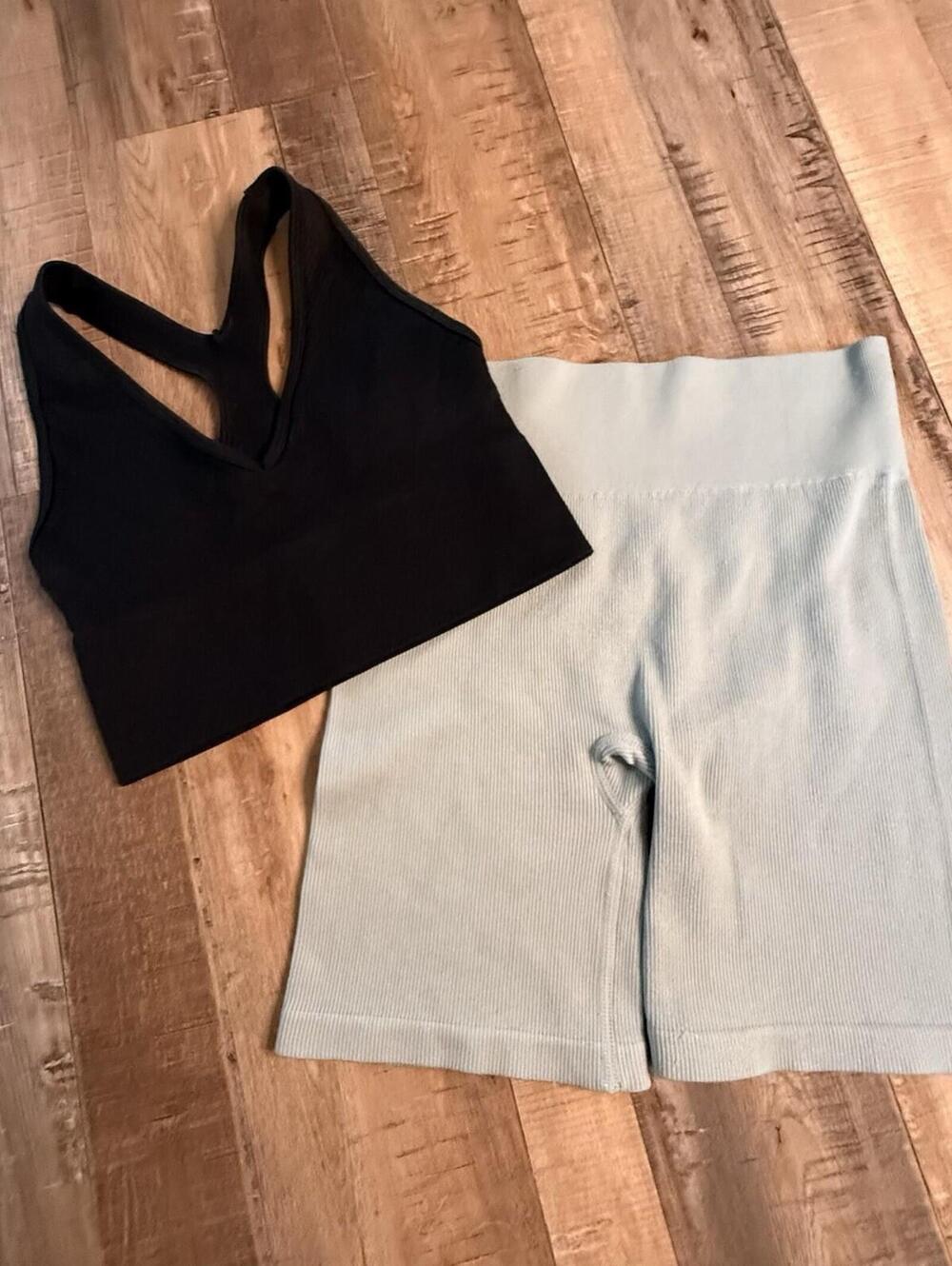 Gilly Hicks High Wasted Shorts And Sports Bra Set Sz XS